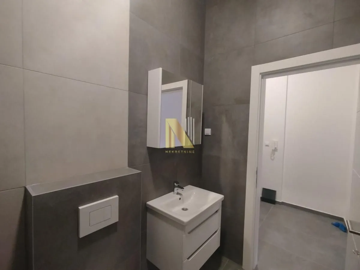 Prodaja, garsonjera, 31m², Grbavica, Novi Sad Sve Podlokacije