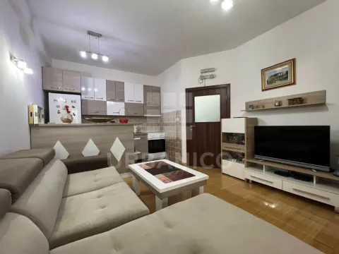 Prodaja, jednosoban stan, 41m², Stari Aerodrom, Podgorica - image 1