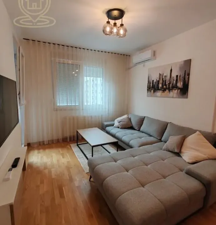 Izdavanje, dvosoban stan, 48m², Avijatičarsko naselje, Novi Sad Sve Podlokacije