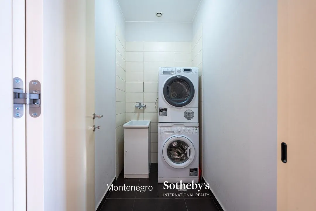 Izdavanje, trosoban stan, 204m², Kod Capital Plaze, Podgorica