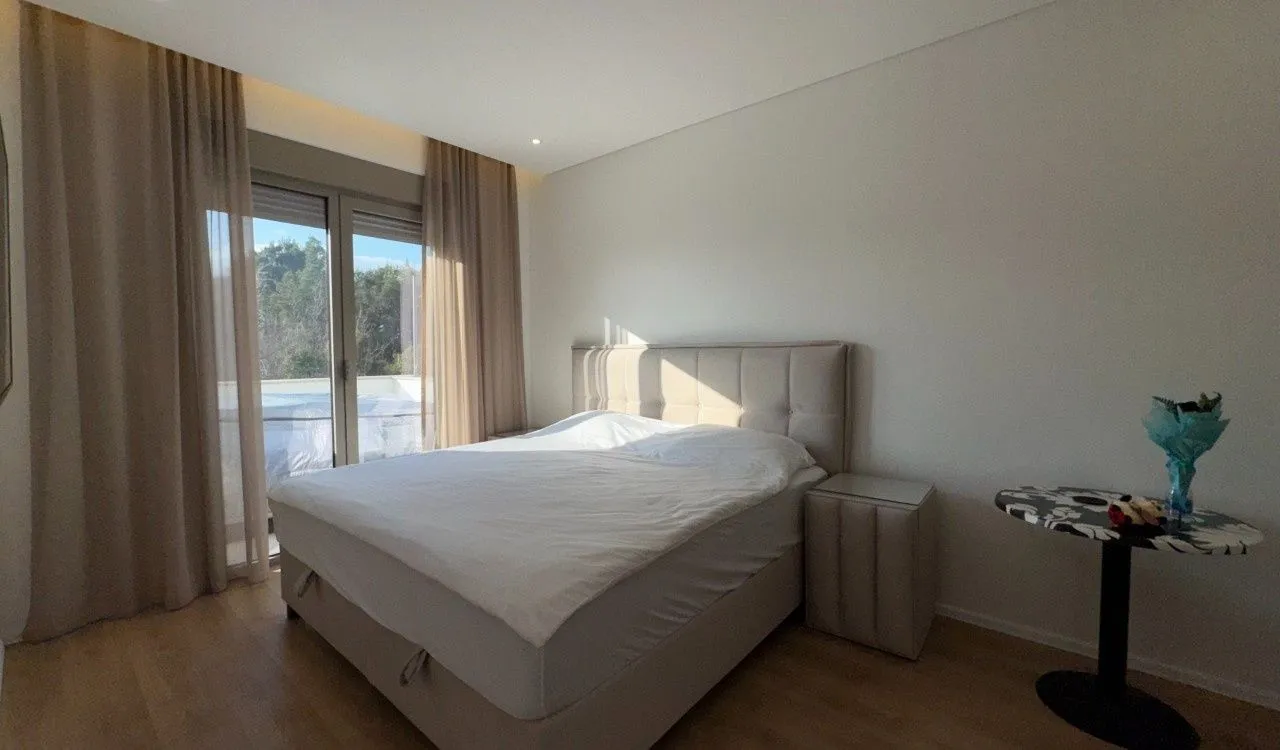 Prodaja, dvosoban stan, 90m², Tivat, Crna Gora