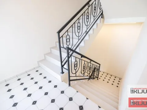 Rent, four bedroom apartment, 120m², Tatarsko brdo, Petrovaradin - image 32