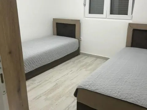 Rent, two bedroom apartment, 60m², Šušanj, Bar - image 2