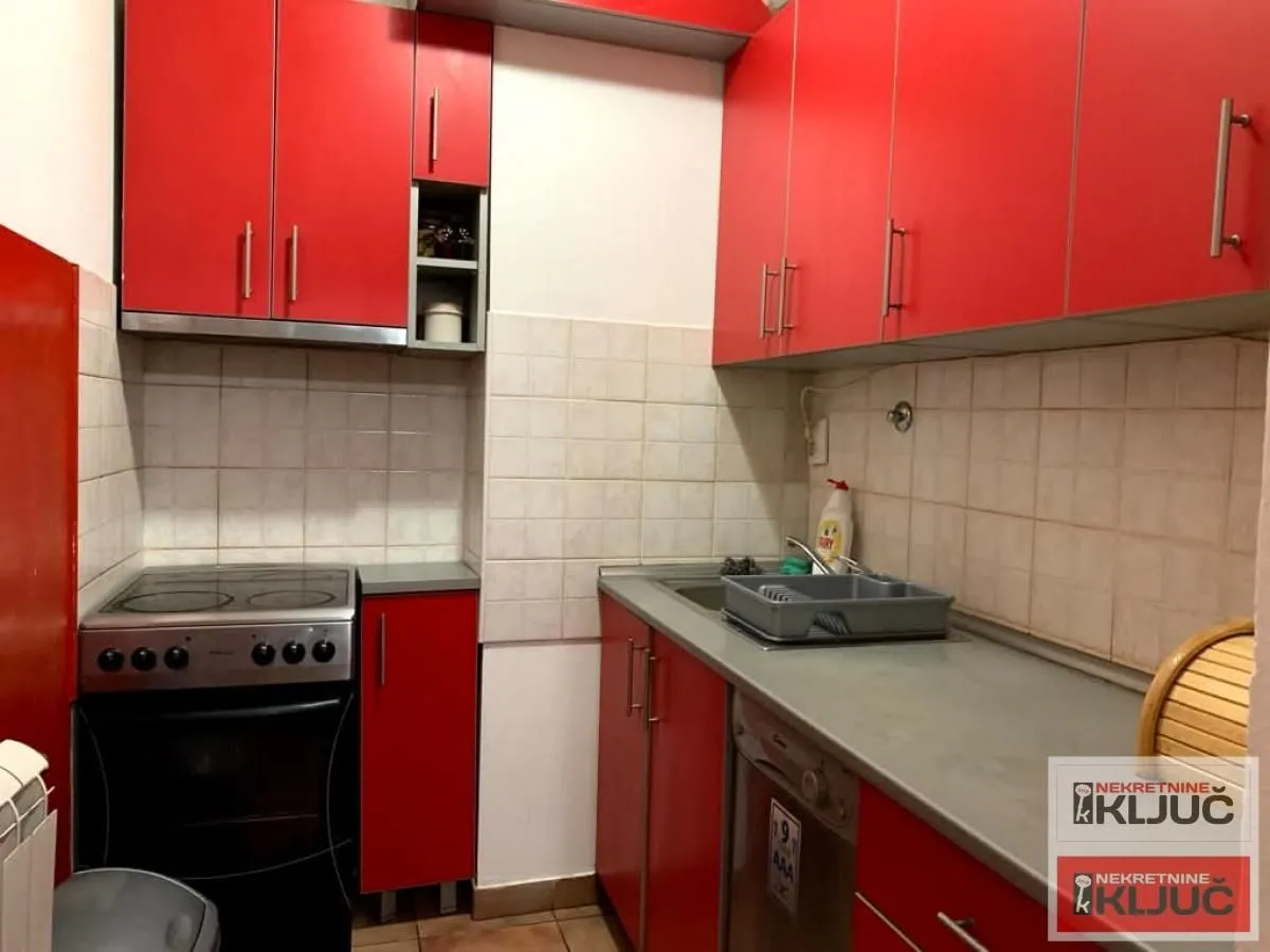 Prodaja, dvosoban stan, 44m², Bulevar Evrope, Novi Sad Sve Podlokacije