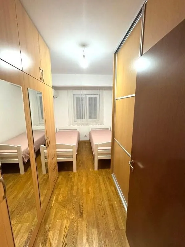 Izdavanje, dvosoban stan, 72m², City Kvart, Podgorica