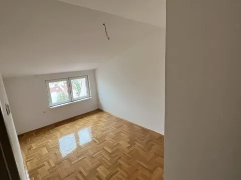 Prodaja, trosoban stan, 54m², Medijana, Niš - image 7