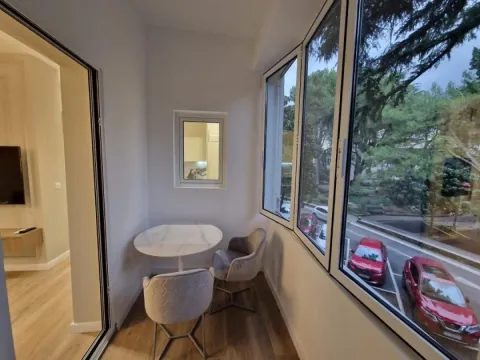 Rent, two bedroom apartment, 72m², Tivat, Crna Gora - image 8