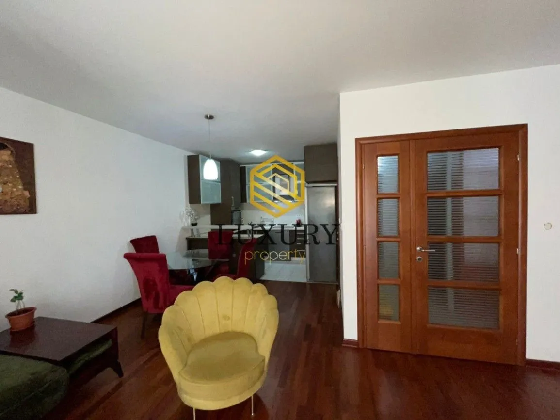 Prodaja, dvosoban stan, 90m², Centar, Podgorica