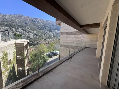 Prodaja, petosoban stan, 173m², Kotor, Crna Gora - image 13