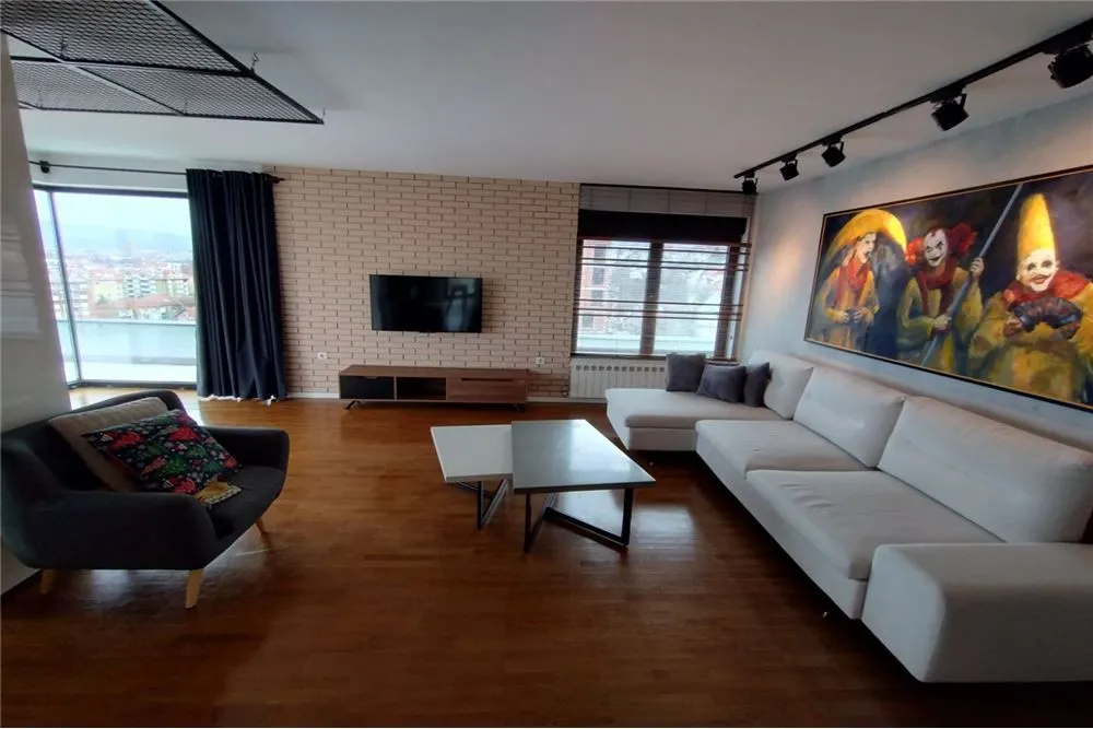 Izdavanje, dvosoban stan, 145m², Palilula, Niš