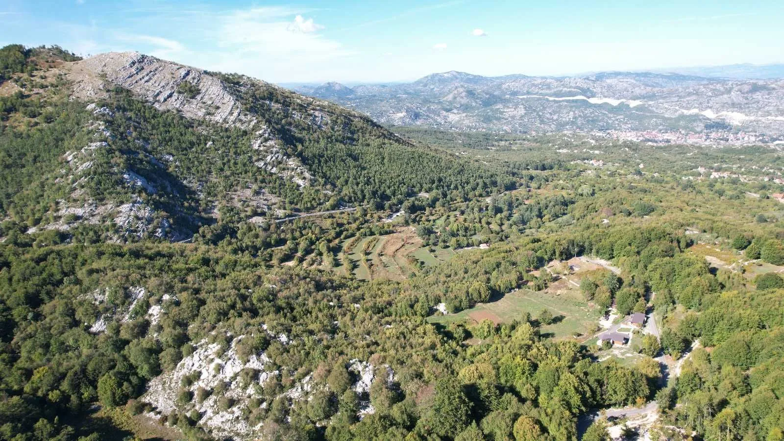 Prodaja, plac, 2210m², Cetinje, Crna Gora