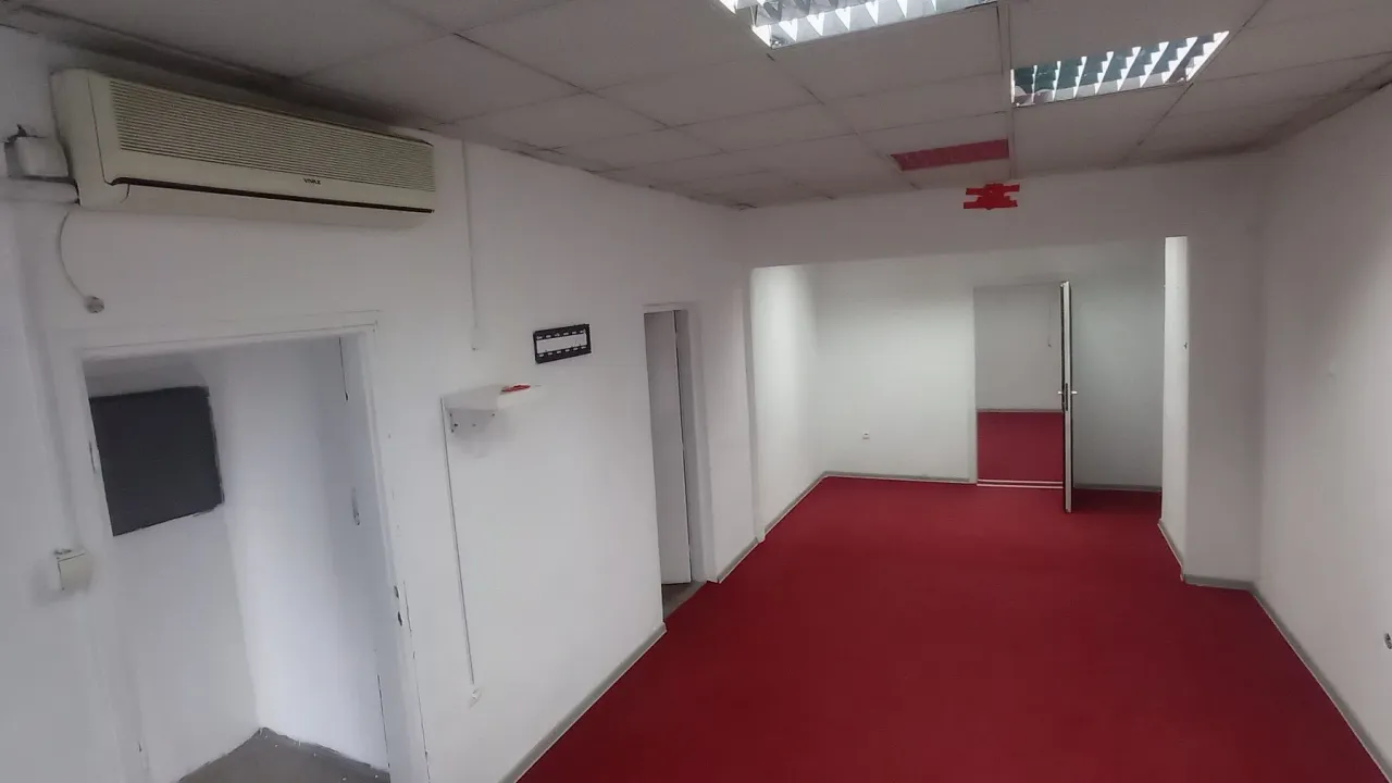 Izdavanje, poslovni prostor, 48m², Baston, Podgorica