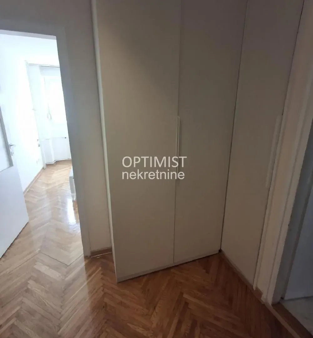 Prodaja, dvosoban stan, 60m², Novi Beograd Blok 1 Fontana, Novi Beograd Sve Podlokacije