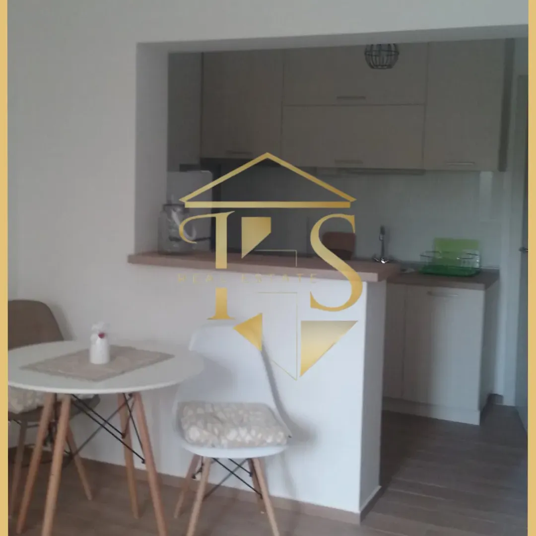 Izdavanje, jednosoban stan, 40m², Centar, Tivat