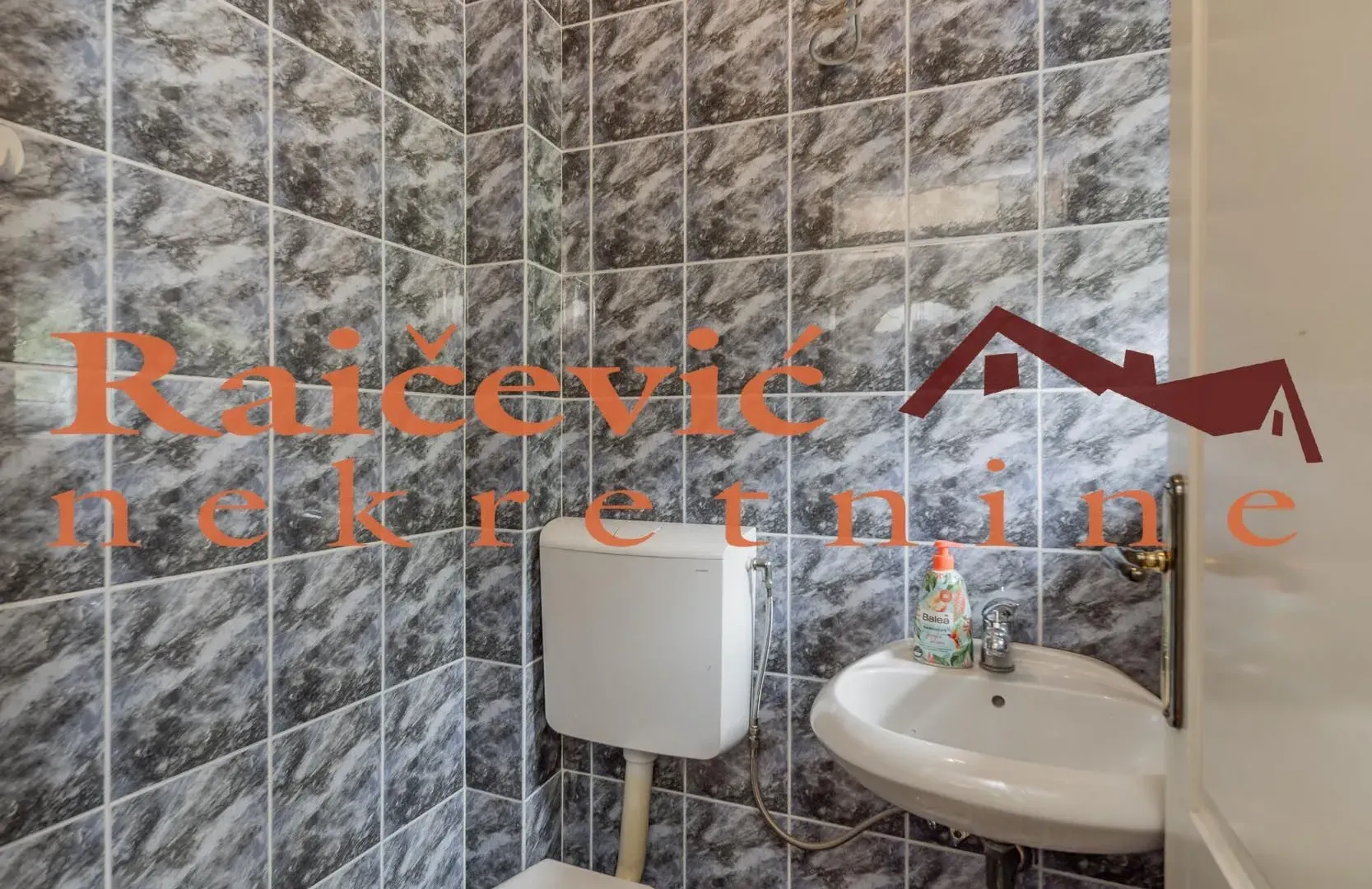 Prodaja, trosoban stan, 127m², Zvezdara Sve Podlokacije, Beograd