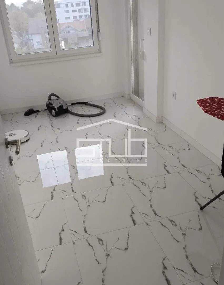 Prodaja, trosoban stan, 76m², Centar, Pančevo