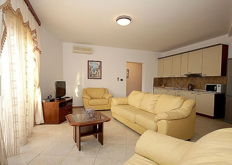 Sale, three bedroom apartment, 95m², Rafailovići, Budva