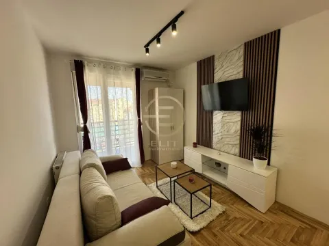 Prodaja, garsonjera, 25m², Detelinara, Novi Sad Sve Podlokacije