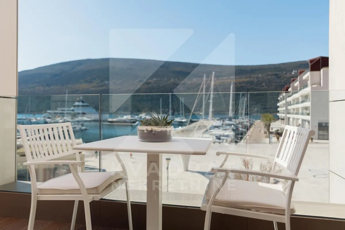Prodaja, jednosoban stan, 79m², Portonovi, Herceg Novi