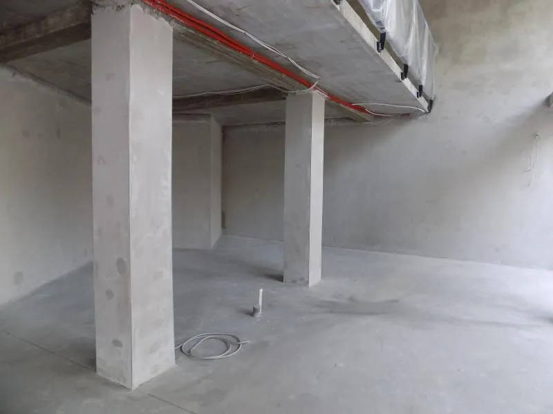 Izdavanje, poslovni prostor, 215m², Paraćin, Srbija