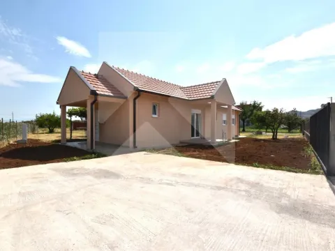 Izdavanje,  kuća, 95m2, Donja Gorica, Podgorica