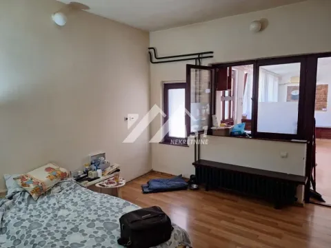 Rent, house, 40m², Avijatičarsko naselje, Novi Sad Sve Podlokacije - image 7