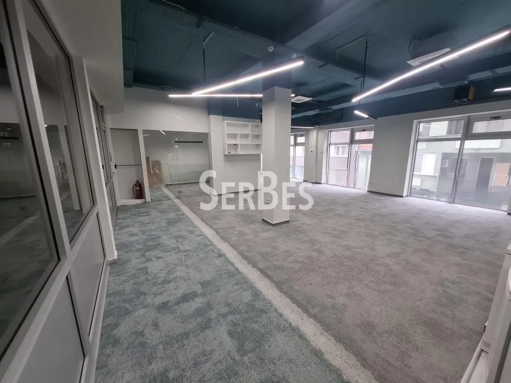 Rent, office space, 131m², Bulevar Oslobodjenja, Novi Sad Sve Podlokacije