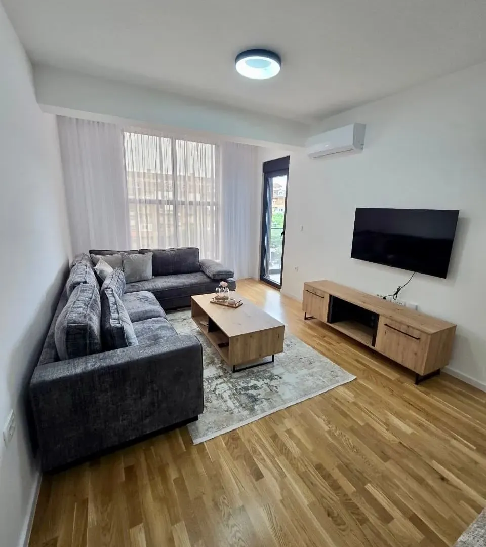 Rent, two bedroom apartment, 64m², Stari Aerodrom, Podgorica