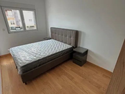 Izdavanje, dvosoban stan, 76m², New City, Podgorica - image 8