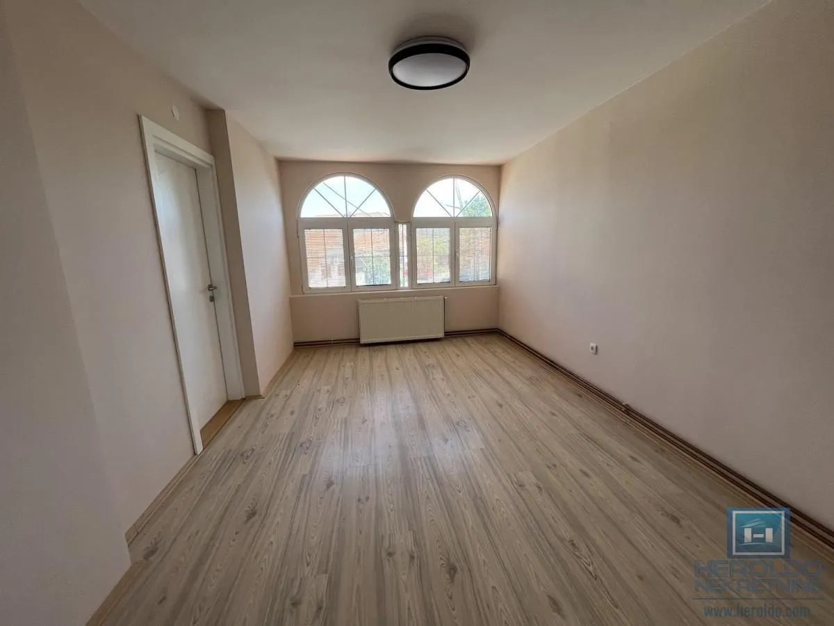 Prodaja, kuća, 400m², Centar, Jagodina