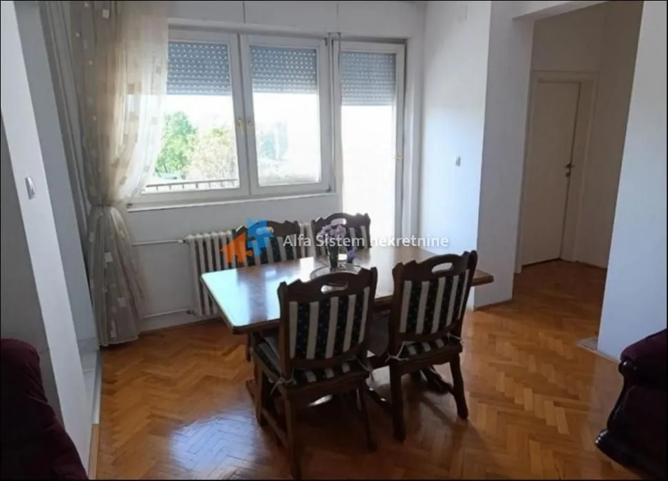 Izdavanje, trosoban stan, 80m², Savski Venac, Beograd