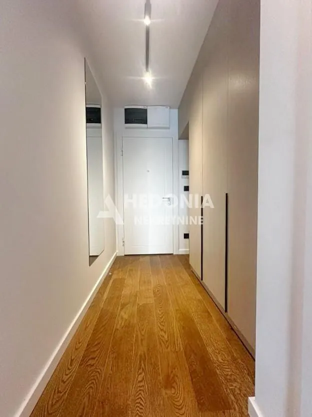 Izdavanje, dvosoban stan, 50m², Vračar Sve Podlokacije, Beograd