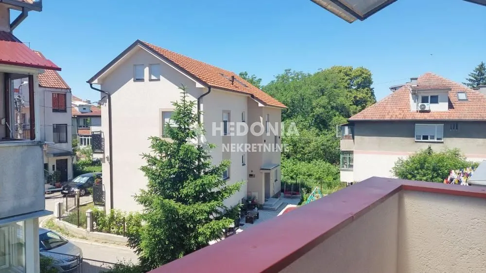 Prodaja, četvorosoban stan, 98m², Zemun Sve Podlokacije, Beograd