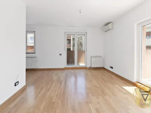 Izdavanje, trosoban stan, 128m², Stari Grad, Beograd - image 5