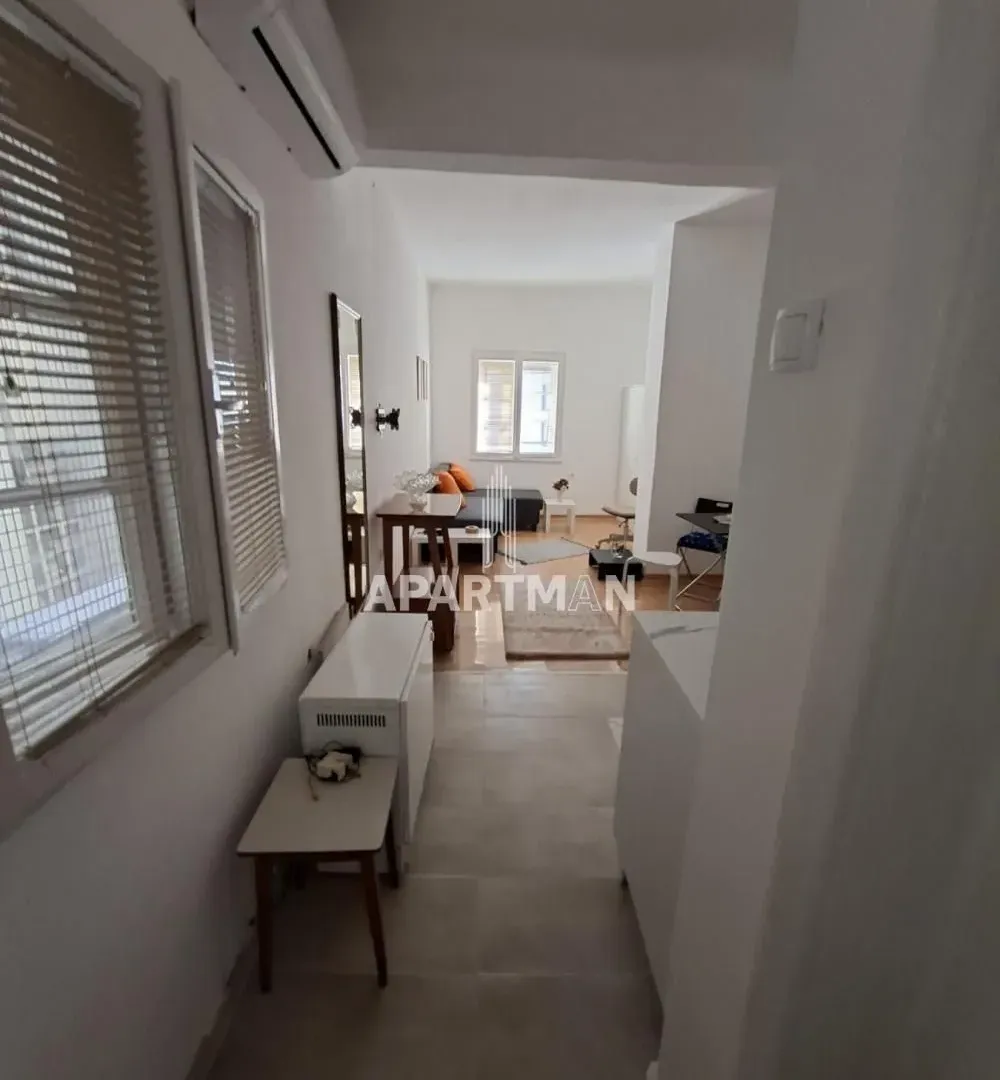 Rent, apartment, 27m², Cvetni Trg, Vračar Sve Podlokacije