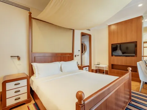 Prodaja, četvorosoban stan, 620m², Porto Montenegro, Tivat - image 17