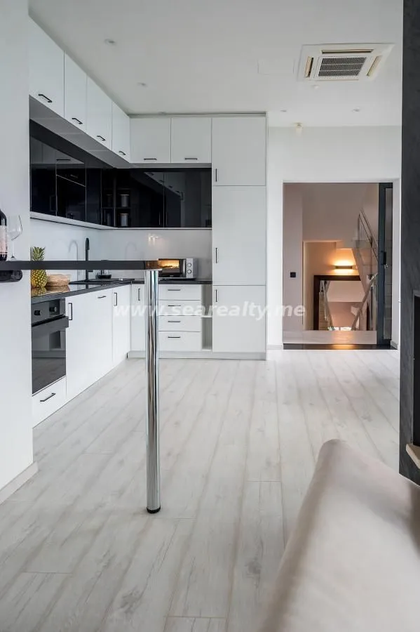 Prodaja, kuća, 280m², Tivat, Crna Gora