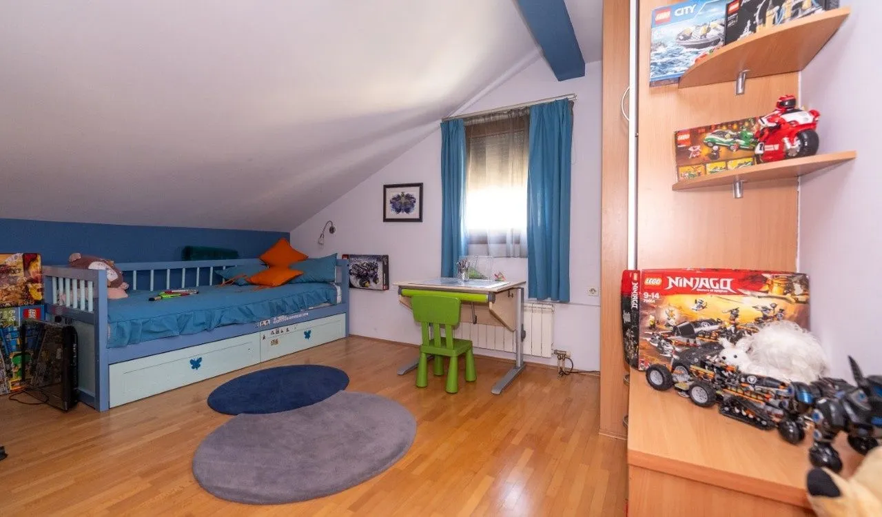Rent, three bedroom apartment, 108m², Autobuska stanica, Podgorica
