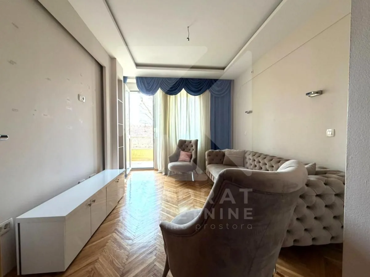 Izdavanje, dvosoban stan, 68m², Centar, Podgorica