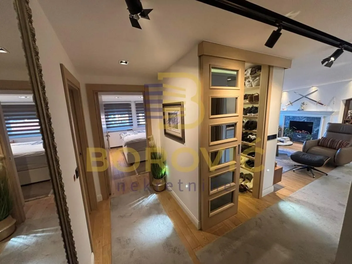 Prodaja, trosoban stan, 83m², Vračar Sve Podlokacije, Beograd