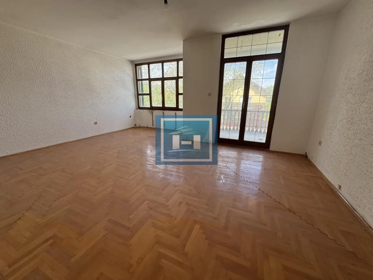 Sale, office space, 885m², Ćuprija, Srbija