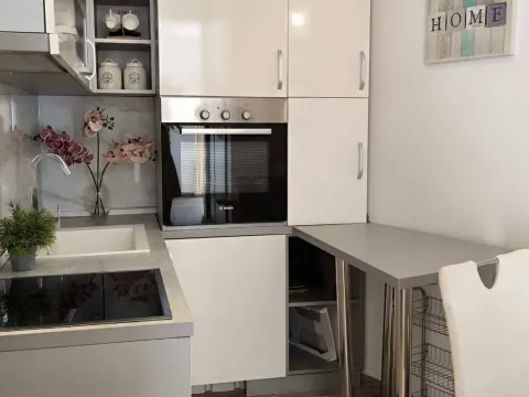 Prodaja, garsonjera, 35m², Bečići, Budva - image 13