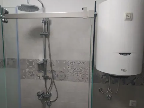 Izdavanje, trosoban stan, 75m², Autokomanda, Voždovac Sve Podlokacije - image 4