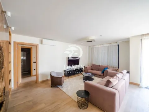 Rent, four bedroom apartment, 132m², Vračar Hram, Vračar Sve Podlokacije - image 4