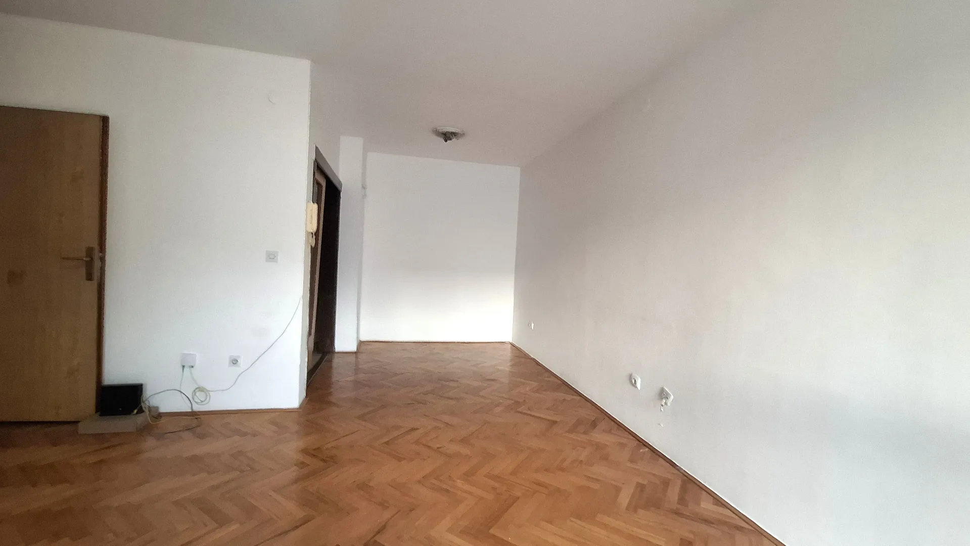 Izdavanje, dvosoban stan, 73m², Makedonsko naselje, Bar