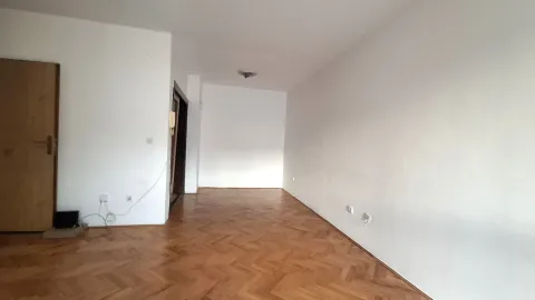 Izdavanje, dvosoban stan, 73m², Makedonsko naselje, Bar - image 2