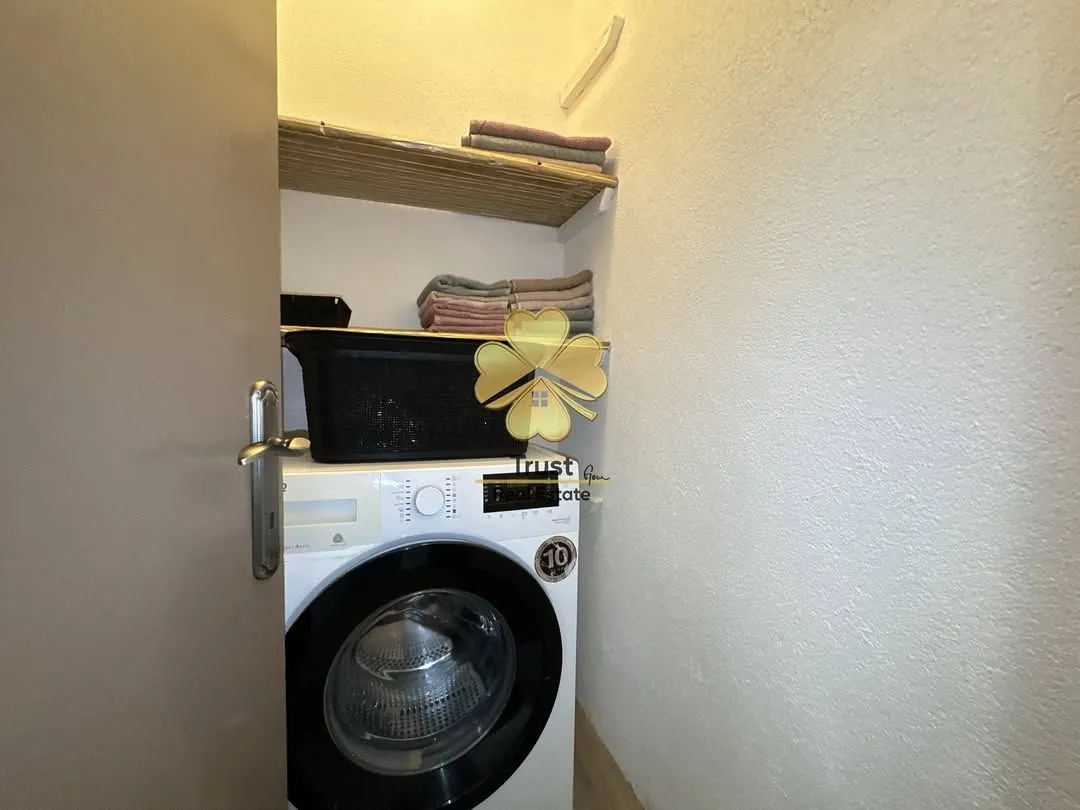 Izdavanje, dvosoban stan, 80m², Blok 5, Podgorica