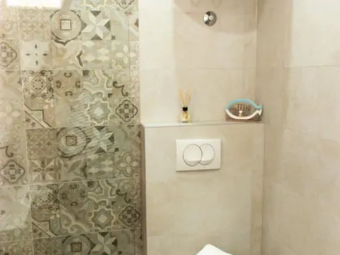 Rent, two bedroom apartment, 60m², Radanovići, Kotor - image 9