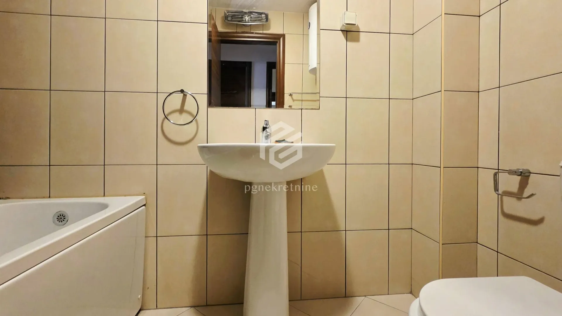 Izdavanje, dvosoban stan, 80m², City Kvart, Podgorica