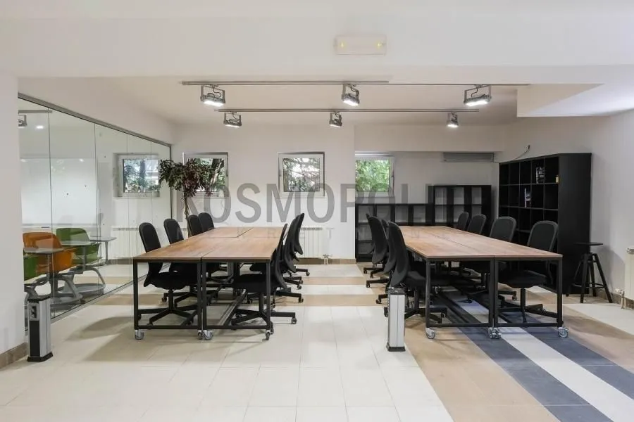 Sale, office space, 315m², Voždovac Sve Podlokacije, Beograd